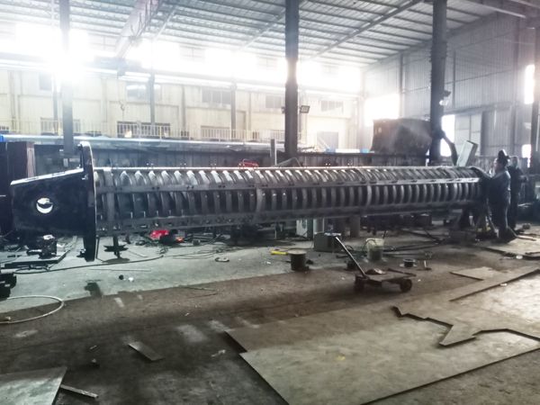 客戶(hù)定制水冷加風(fēng)冷設備生產(chǎn)已經(jīng)接近尾聲