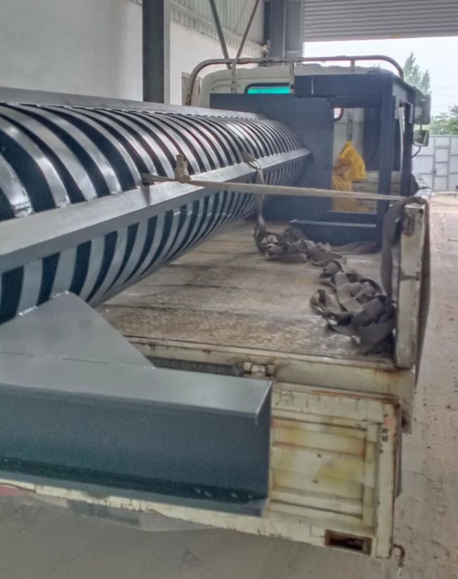 垂直振動(dòng)提升機 試機完成 垂直振動(dòng)提升機發(fā)貨