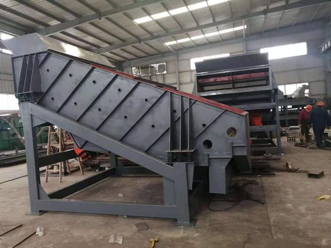 礦用直線(xiàn)篩 生產(chǎn)制作完成