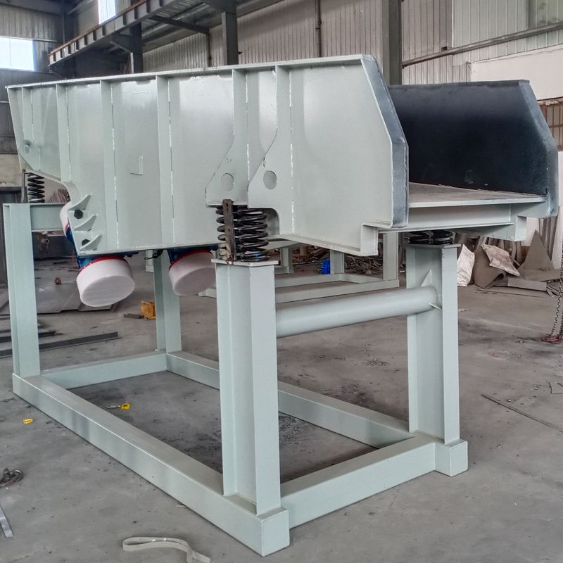 大型振動(dòng)給料機，準備發(fā)貨